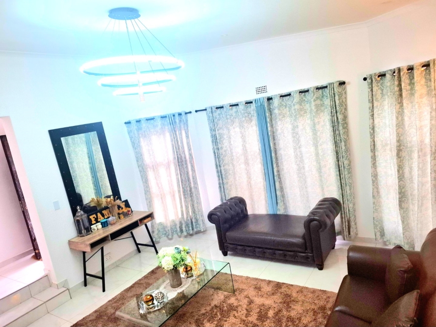 4 Bedroom Property for Sale in Welgelegen 3 Western Cape
